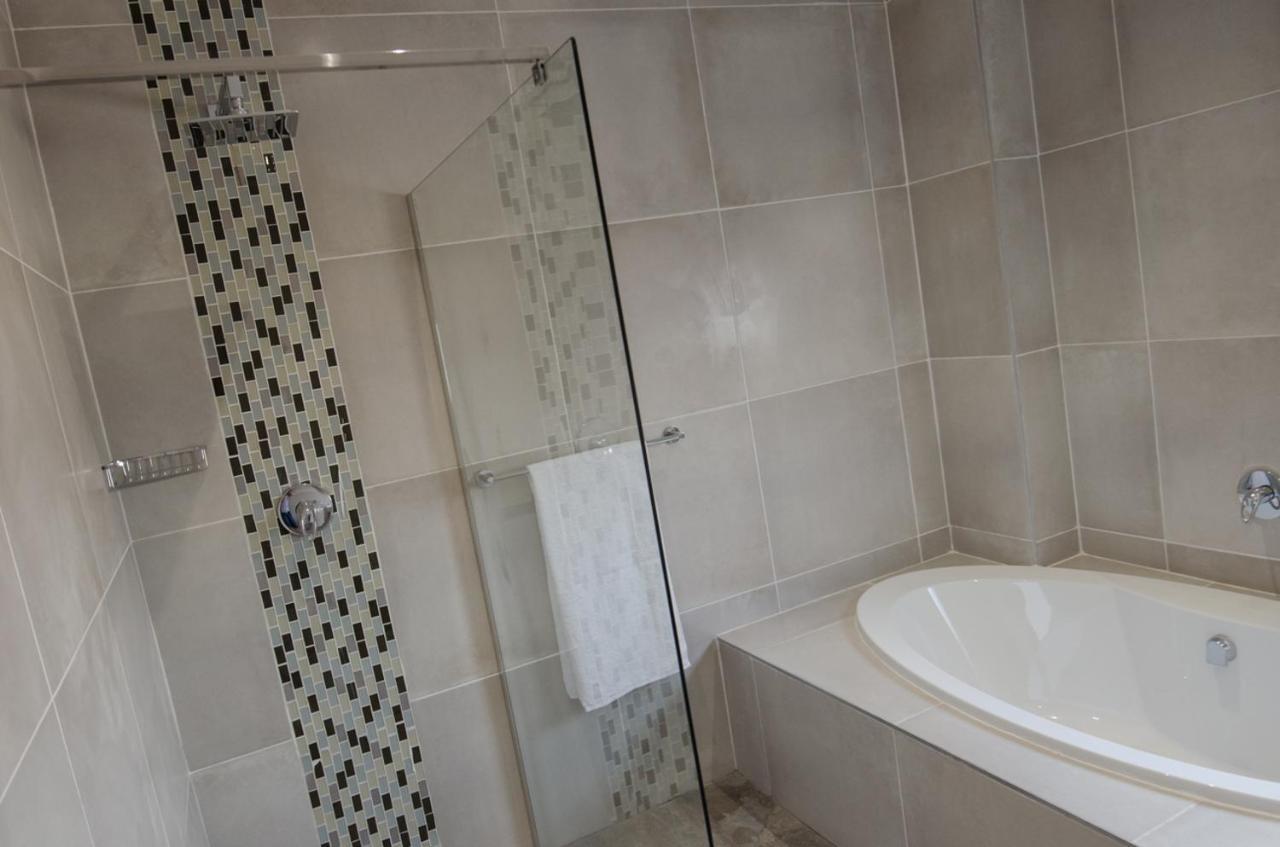 Hotel The Royal Bryanston Johannesburg Esterno foto